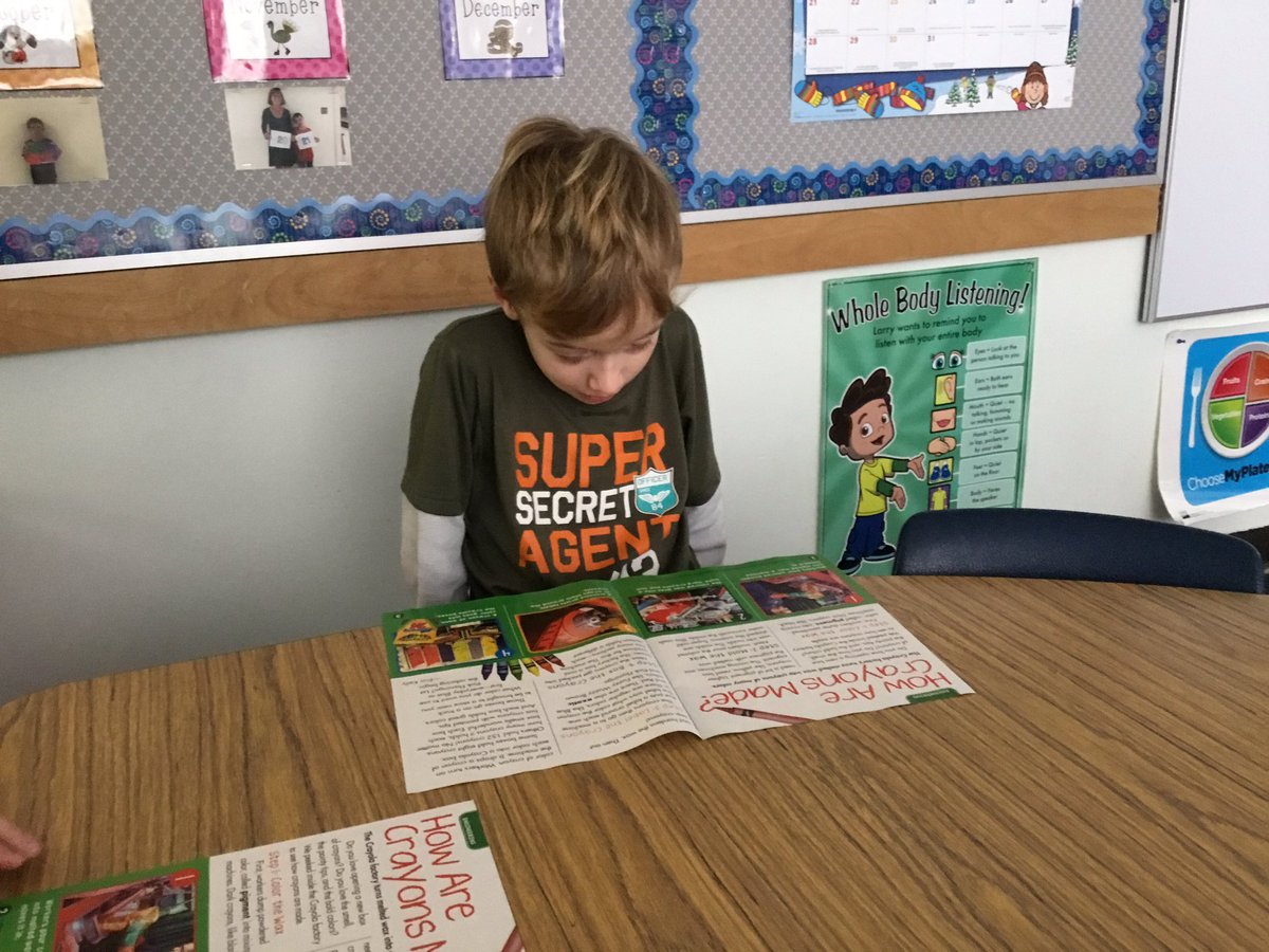 MsWarrensClass's tweet photo. Today we practiced reading informational texts AND learned how crayons are made! Did you know that yellow crayons need less pigment than blue crayons? #csdvt #sciencespin @Scholastic @PPSPanda https://t.co/YhwG74Mbdp