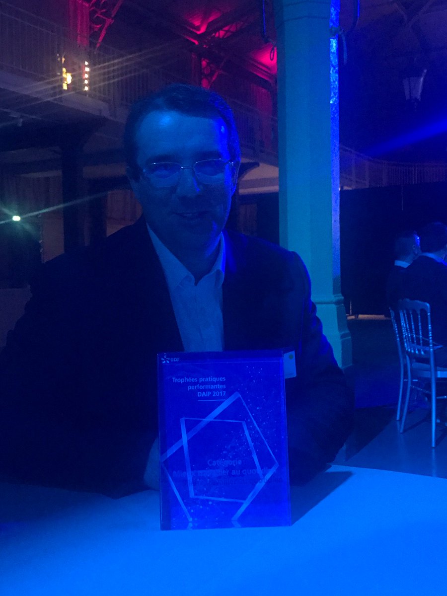 stephanykong's tweet photo. Bravo aux copains de l’UNITEP @EDFofficiel et leur #Lumibox qui simplifie et accélère le processus innovation de la DAIP #TropheesDAIP #Innovation #EDF https://t.co/Oa7PqxCLny