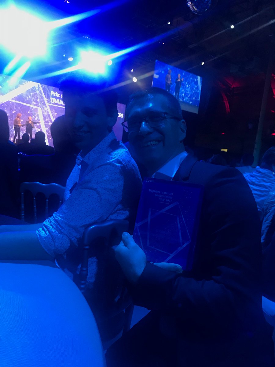 stephanykong's tweet photo. Bravo aux copains de l’UNITEP @EDFofficiel et leur #Lumibox qui simplifie et accélère le processus innovation de la DAIP #TropheesDAIP #Innovation #EDF https://t.co/Oa7PqxCLny