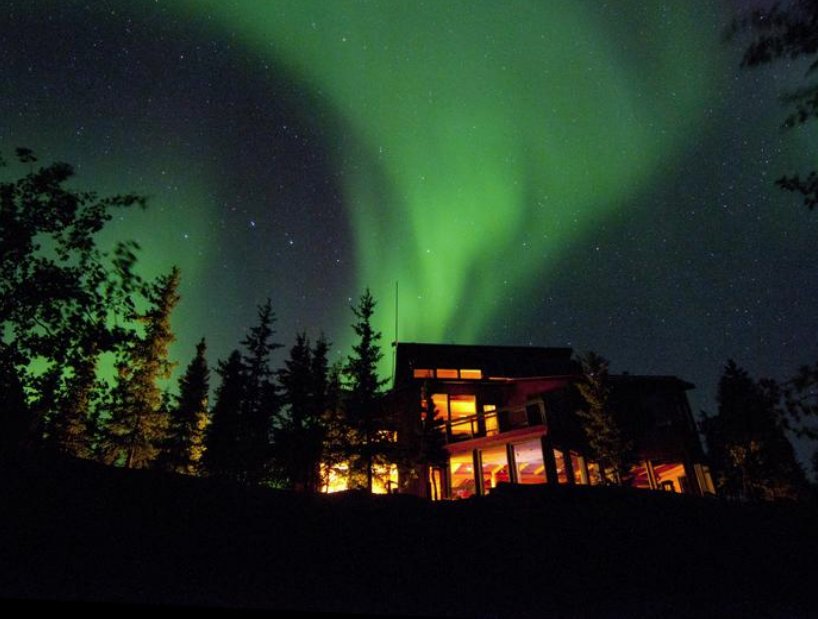 A3: Yeah, it's pretty tough to beat a remote fly-in lodge in #SpectacularNWT like @blachford_ll. #CanadaChat