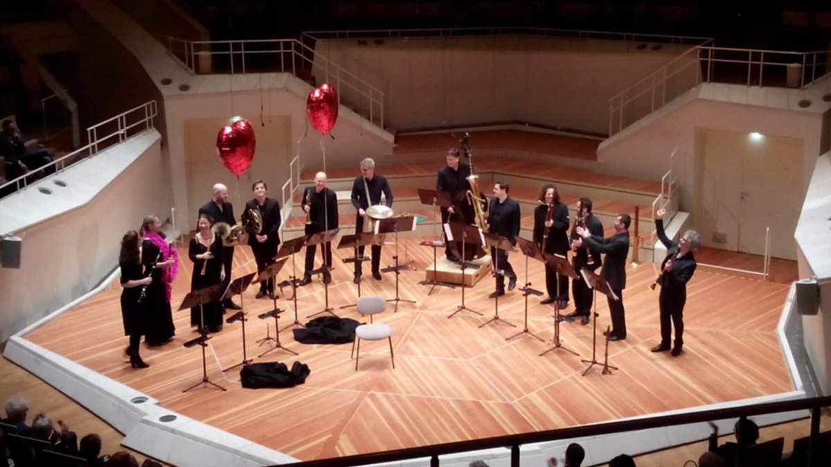 FreiburgBaroque's tweet photo. “Harmonie of FBO” The winds of @FreiburgBaroque this week are touring with Mendelssohn, Rossini and Mozart #FBO30 #granpartitaontour #harmoniemusik https://t.co/yVZJz1esv3