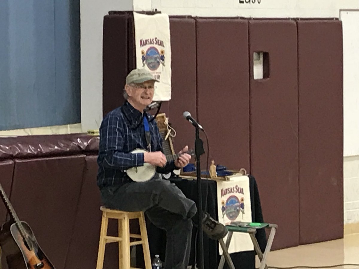 DavidMOttley's tweet photo. Thanks to the Hays Arts Council for sharing Mr. Thad Beach with our VES students!  Wonderful Kansas Day Celebration 👍. #VESpride https://t.co/4mT43pM25K