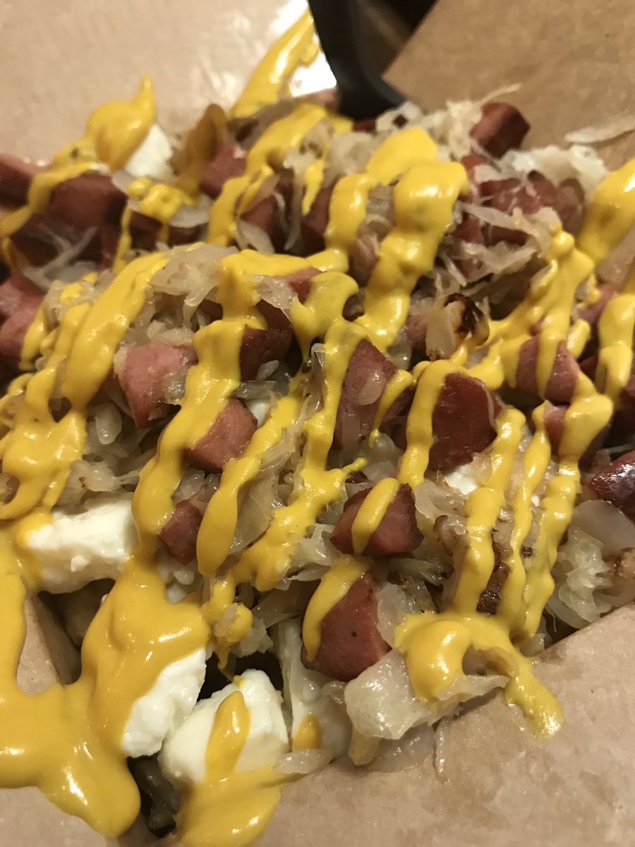 Here we go again... 3.5 point underdogs means $3.50 Underdogs until the game ends #FryEaglesFry