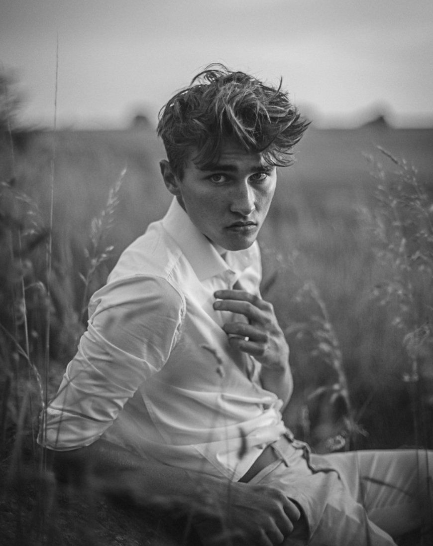 MaynCreative's tweet photo. New year, new member! Very happy to share that Tom J Johnson is now a member of the Nominee @MaynCreative family. https://t.co/ridrmkR265 #photography #availableforcomission #emergingtalent #fashionphotography @IoP_Falmouth https://t.co/ayIIu1kDFl