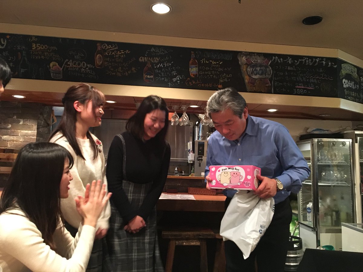 tsuruzemi2018's tweet photo. 今日は最後のゼミでした！先輩たちと会うのが最後だと思うと、あまり実感が湧きませんね…😭先輩たちのように後輩の良いお手本になり、ゼミを引っ張っていけるよう頑張ります😁今までお世話になりました🙇‍♂️ https://t.co/TP3O6o7isr