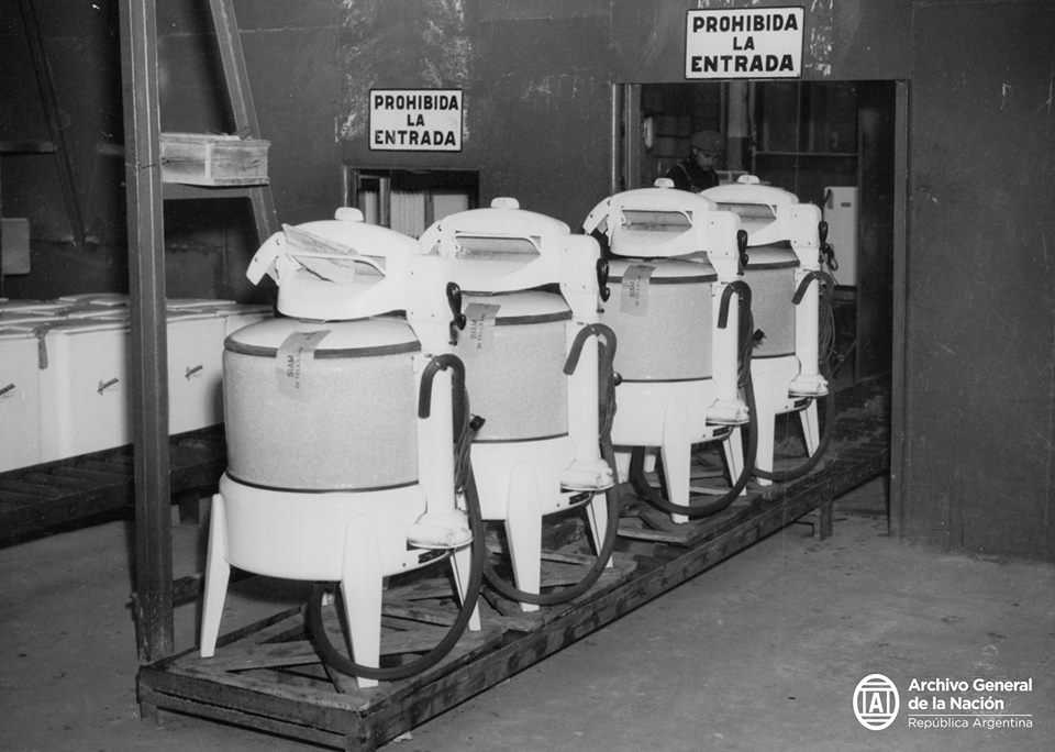 General a Twitteren: "Lavarropas de la marca Siam, listos para ser entregados, Lanús, Aires, año 1957. AGN_DDF/Inv: 226330. https://t.co/JQmOkeHDDh" Twitter