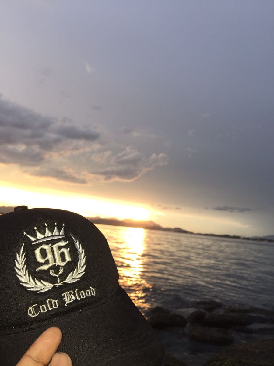 Arthuuur_10's tweet photo. COLD BLOOD TÁ AI 🌄 #Boné #VemPraCold https://t.co/JQYcZLN0OF