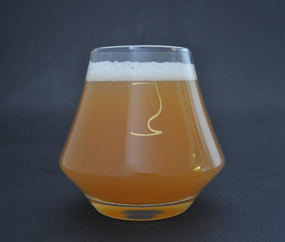 IPreferCraftJoe's tweet photo. Big Beer = Small Glass 😀
https://t.co/BBw37c3s98
#craftbeer #BeerMenus #beern #glass #glassware #beerglasses #Pinterest #beeroclock #craftbeerhour #snifter https://t.co/fkowrTRqla