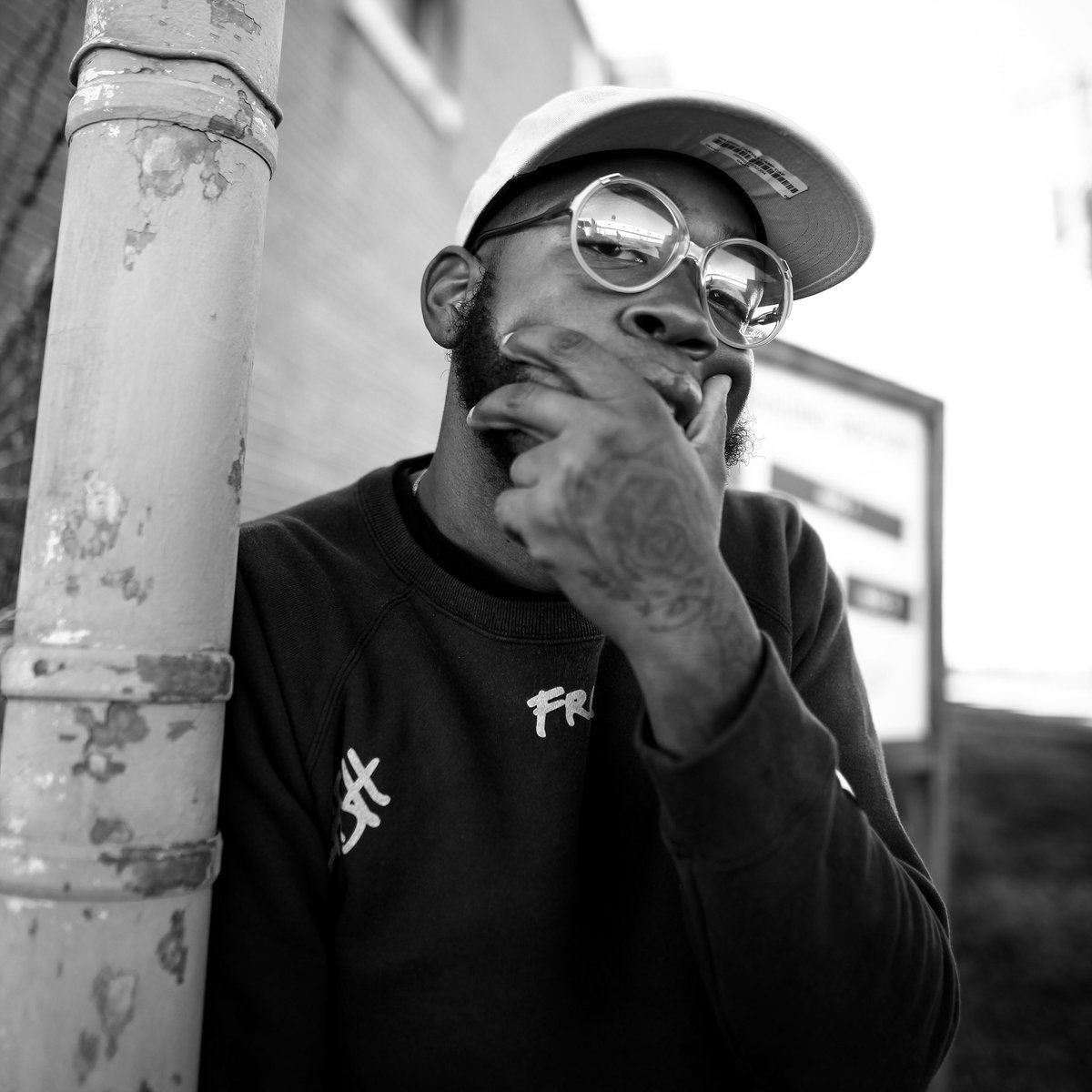 JutWay's tweet photo. Picture Me
#Jut #JutWay #BlackMenWithStyle #MenWithStyle #PortraitStream #PursuitOfPortraits #StreetPhotography #Charlotte #FashionModel #FresherThanUrAverage #UrbanFashion #StreetFashion #MensStyle #BestFitsDaily #Swag #WDYWT #MelaninKing #BlackFashion #MensFashion https://t.co/mZe9Q9M8HT