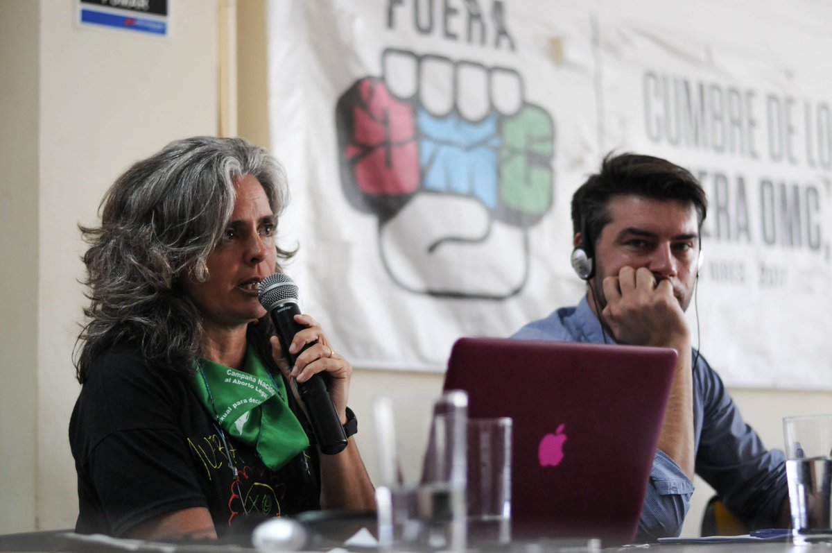 DAWNfeminist's tweet photo. “Los procesos de liberalización tienden a aumentar la carga del trabajo no renumerado de las mujeres por diversas vías”, Corina Rodríguez Enríquez en el panel de la @FRosaLuxemburgo durante la Semana de Acción @fueraomc2017 #DAWNferminist #OutWTO #FueraOMC
https://t.co/nigDnHgAZP https://t.co/udmCxW1SWN