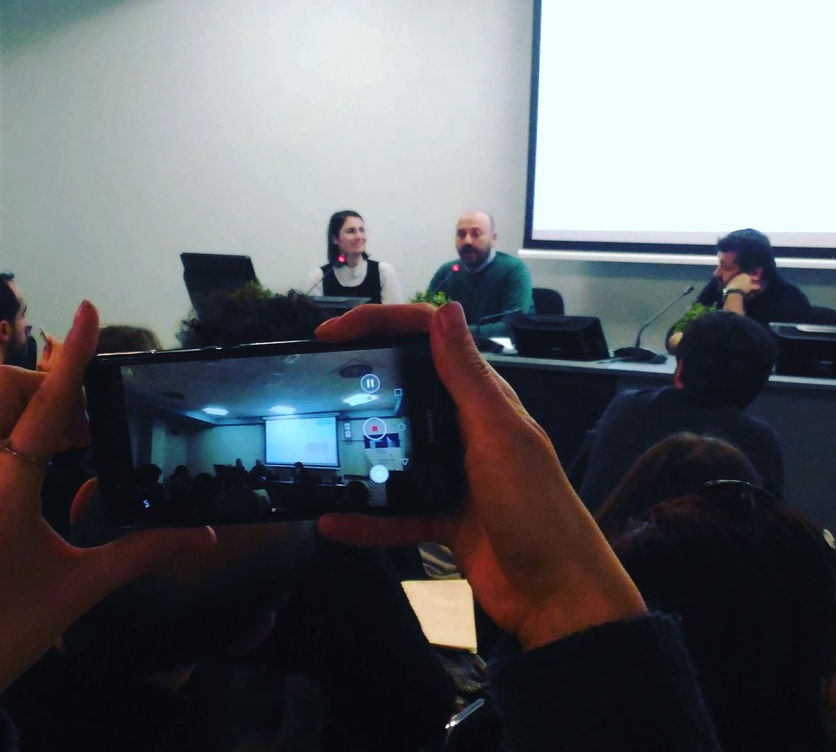 salernoeuropa's tweet image. Al tavolo dei relatori dell'incontro informativo dell'@AgenziaGiovani porta il suo contributo @amesci1996 che insieme ad @EnaipNazionale curano Italia la formazione all'arrivo dei volontari #SVE