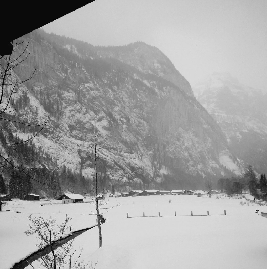 leaningtyres's tweet photo. Valley view #lauterbrunnen https://t.co/cy1PVT5V2w