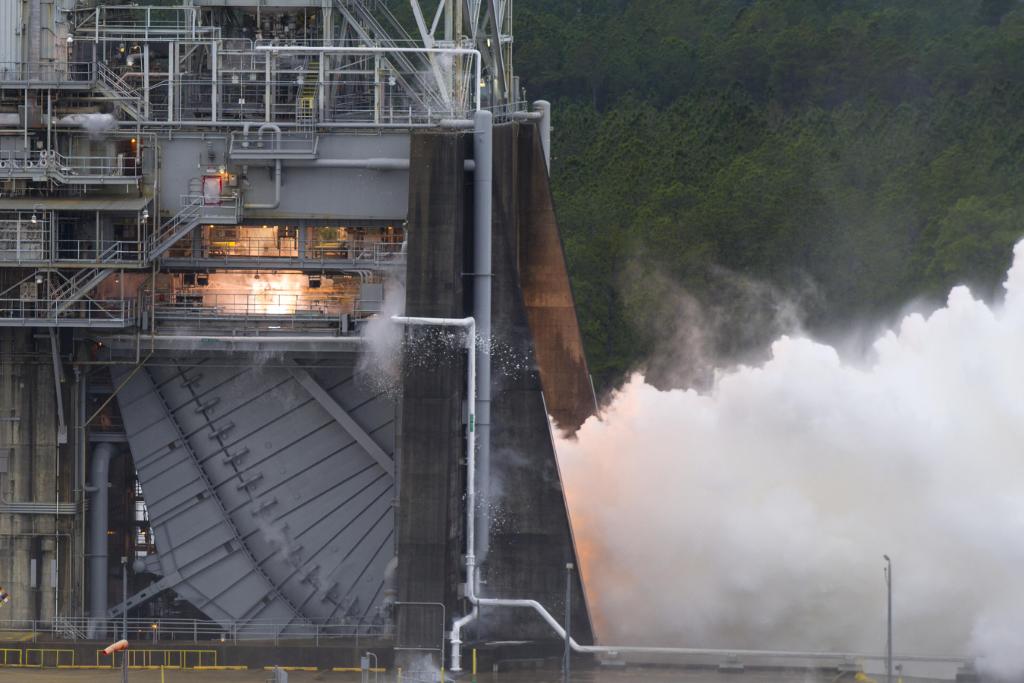 #ICYMI, yesterday we fired up 1 of the 4 engines that'll power our <a href="/NASA_SLS/">ARCHIVED: NASA_SLS</a> rocket on future deep space missions. The 365-second test helped verify that the flight controller – the engine’s “brain” – can properly communicate with the rocket. Learn more: go.nasa.gov/2mEVOae