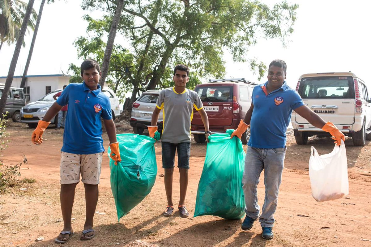 FCGoaOfficial's tweet photo. The fine folk at the Forca Goa Foundation and the kids from our Grassroot program teamed up to clean up a section of beach in Nerul village.
#WeTogether #ACT4GOA #ForcaGoa #ForcaGoaFoundation https://t.co/8giFi6TKau