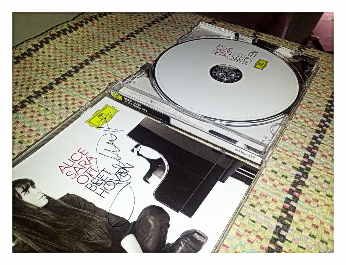 ¡Para los fans de #Beethoven! Tenemos a la venta el álbum "Alice Sara Ott -- BEETHOVEN" con <a href="/DGclassics/">Deutsche Grammophon (DG)</a> ORIGINAL y AUTOGRAFIADO? #DeutscheGrammophon