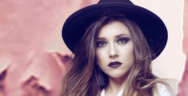 "Mis canciones son como un diario que comparto con mis fans"
<a href="/mariaaguado/">María Aguado</a> desnuda su alma en una entrevista muy sincera para MOTV
musicalonlinetv.com/2018/01/17/mis… por <a href="/angeePB/">Ángel Pérez B.</a>