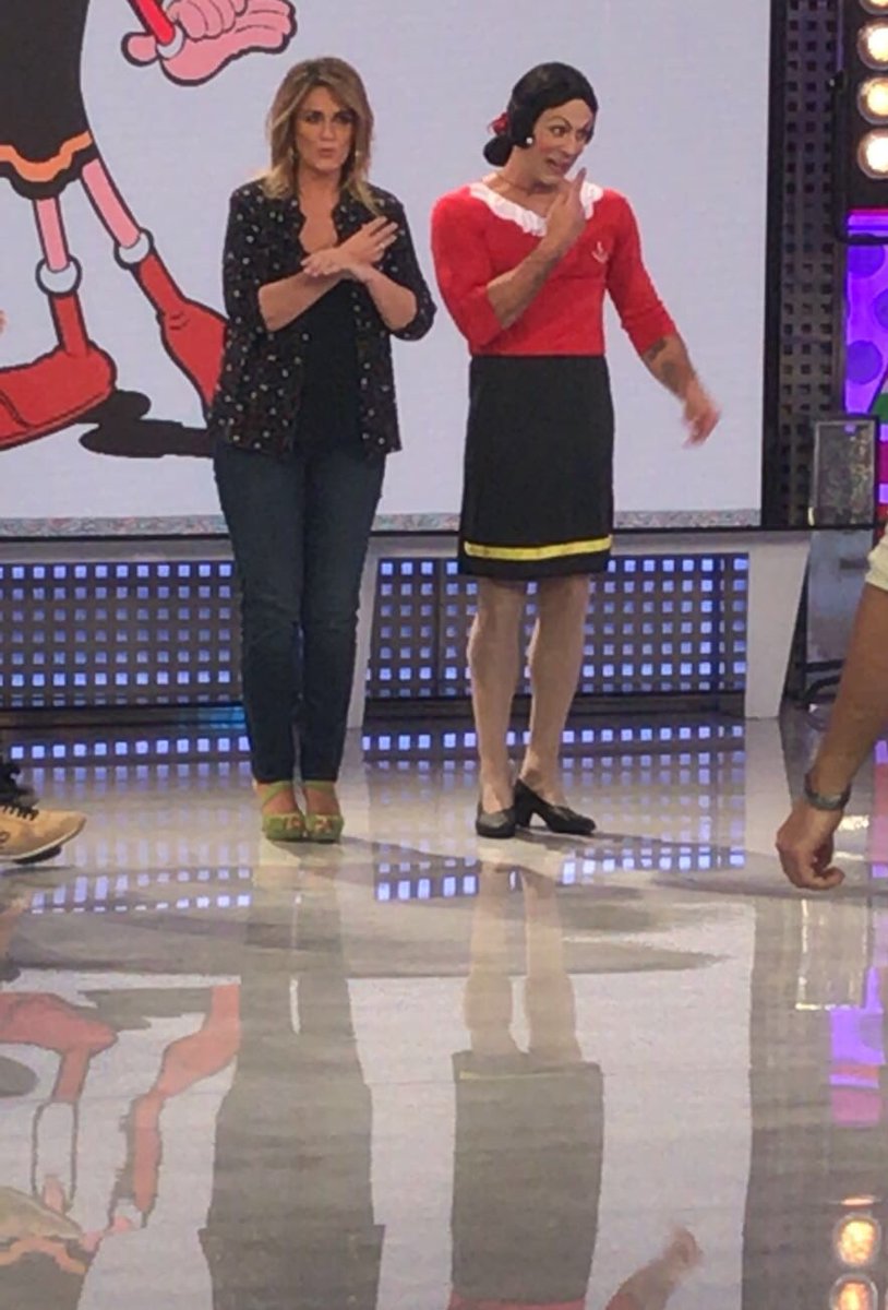 salvameoficial's tweet photo. VOTA: ¿Te gusta Caparrós como Olivia?
🔁=JAMÁS, MIEDO
❤️=MUCHO
#mensajesulín #yoveosálvame @fabricatele https://t.co/OaON35Hsly