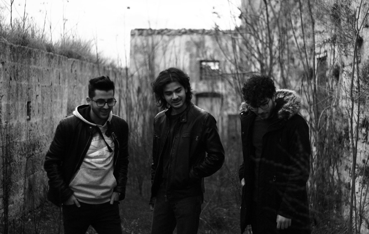 "stunningly soulful vocals and laid-back yet dancy and uplifting sound" <a href="/1883Magazine/">1883 Magazine</a> premiere <a href="/SAMAsoundita/">S A M A</a>'s #WarmCloudyWeather today - Listen: bit.ly/2DrnwBG <a href="/OneMoreLab/">One More Lab</a>