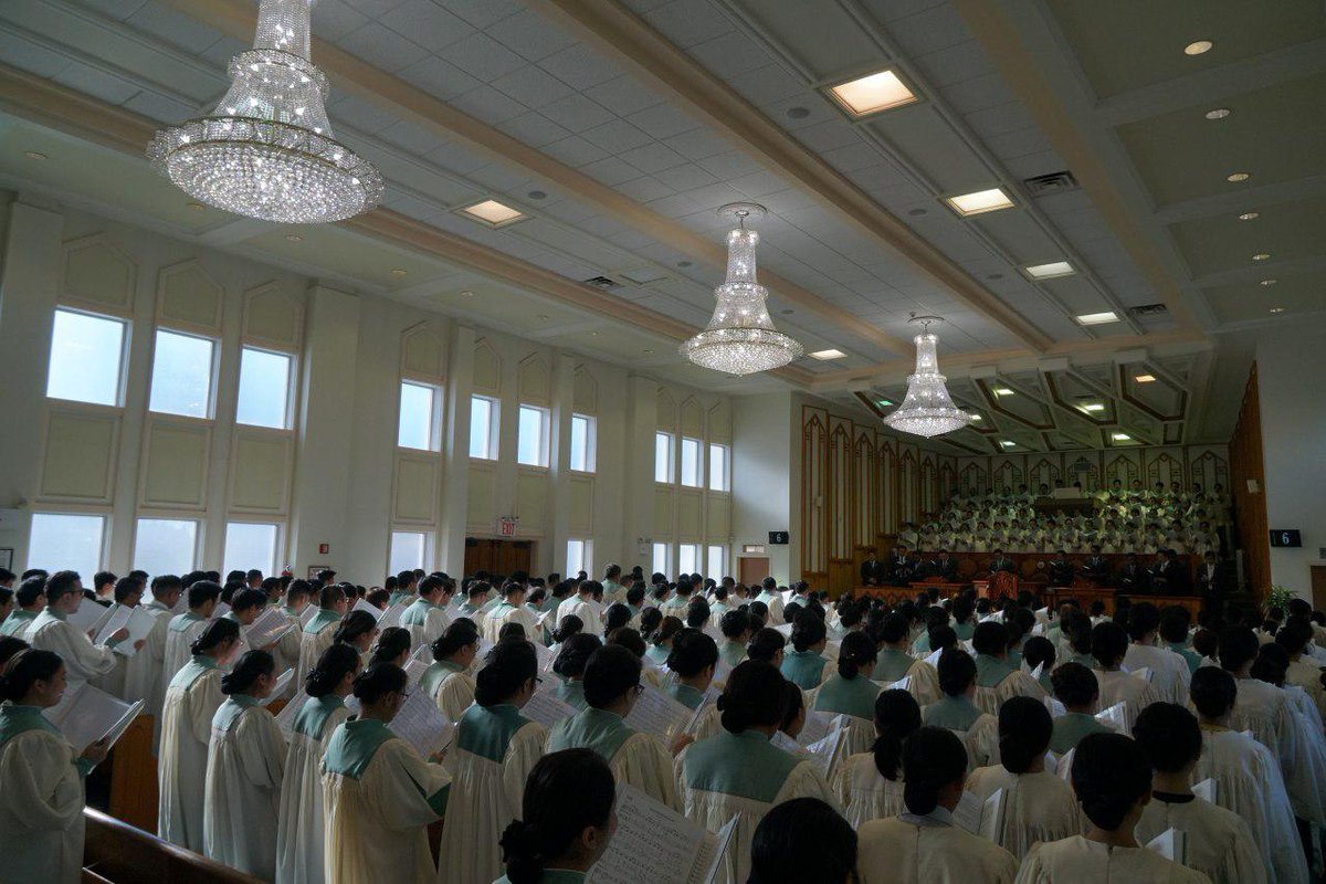 INCMediaNews's tweet photo. Fe De Santis shares the inspiration of the #choir inside the #IglesiaNiCristo - "None of our sacrifices is futile because they're all for God." 

Learn more by watching this #INCReview episode - https://t.co/fo1gEKoiQr. #choirlife https://t.co/YRXDpexZRU
