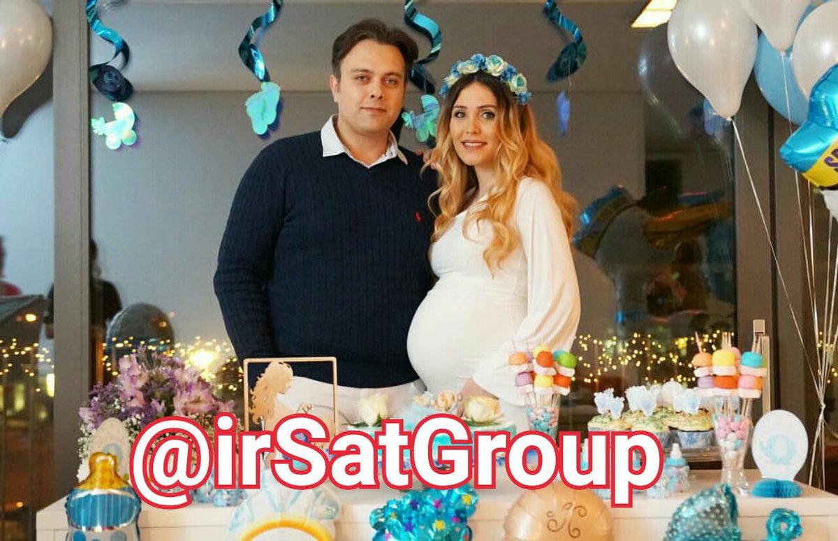 irSatGroup's tweet photo. آقا و خانم حیدری در آستانه فرزند دار شدن
گویا فرزند تؤ راهیشون پسره
به جناب آقای بهزاد حیدری و کَتی خانم مدیران شبکه گالا تبریک عرض میکنیم 🌹🌹🌹

@irSatGroup https://t.co/cVJ5vlgFB9