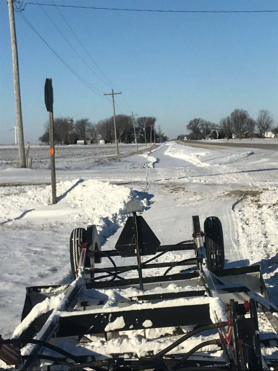 WCIceBreakers's tweet image. ran into Clunk out running 50 towards the Burnside Blacktop this morning! #Thankagroomer #clankandclunk #sledwebstercounty #sledwcib #snowmobile