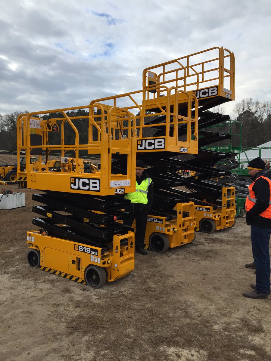 Caserocks69's tweet photo. New product at #JCB training. #jcbaccess. #scissorlifts. #jcbfielddays https://t.co/o4H3t5j4dM