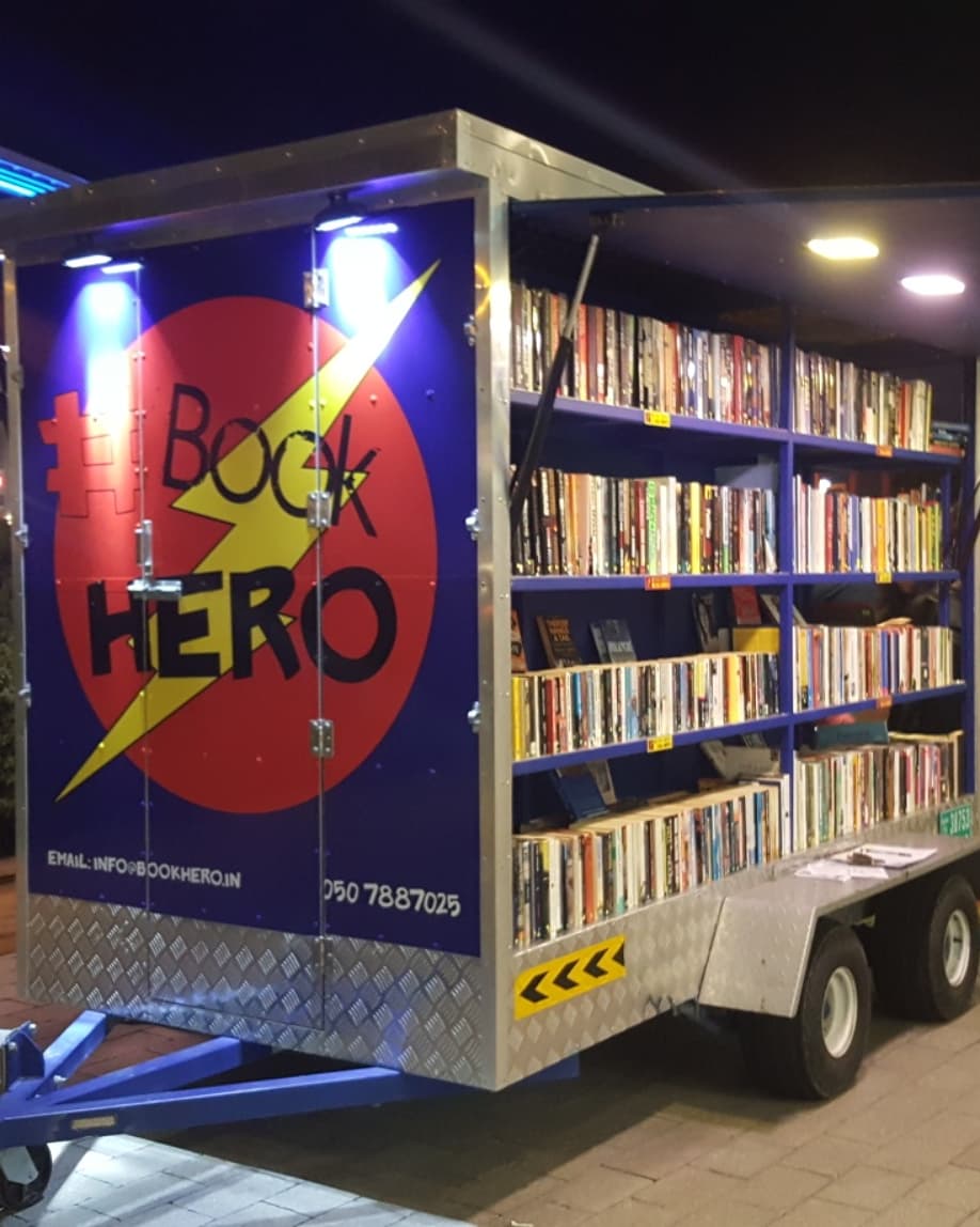 Shades_J's tweet photo. Love love love this! #Books #Dubai #BookHero #TheAnimalProject https://t.co/8cmKo02Mji