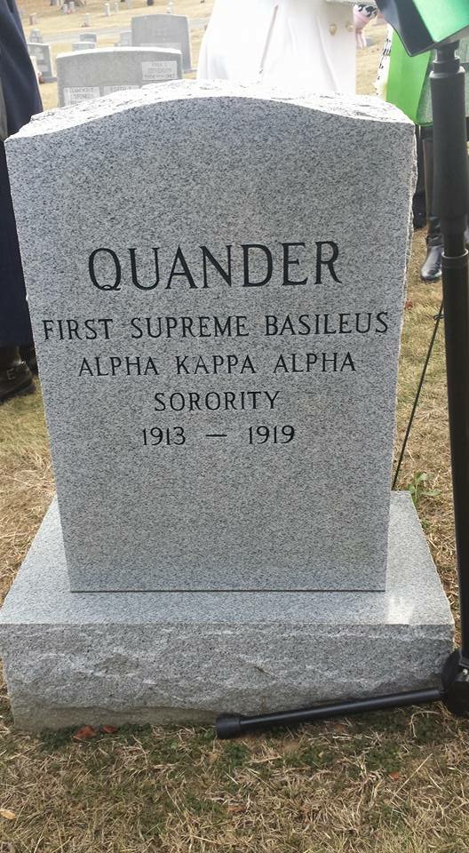 akaxisigmaomega's tweet photo. Nellie Quander's plot and wreath along with a signed copy of the Nellie Quander Centennial poster and history book. #XiSO #AKA1908 https://t.co/xLafRapzRp