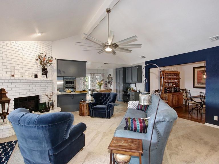 Windermere_SP's tweet photo. 😍 Stunning remodeled single-story home in #Carmichael! https://t.co/0UrYyLw1wK
 🛏️ 4 Beds | 🛁 2.5 Baths | 🏷️ $575,000

#CarmichaelCA #CarmichaelHomes #CarmichaelRealEstate #CarmichaelHomesForSale https://t.co/przIz3N3sA