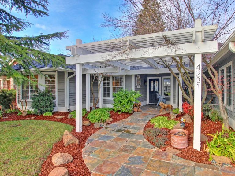 Windermere_SP's tweet photo. 😍 Stunning remodeled single-story home in #Carmichael! https://t.co/0UrYyLw1wK
 🛏️ 4 Beds | 🛁 2.5 Baths | 🏷️ $575,000

#CarmichaelCA #CarmichaelHomes #CarmichaelRealEstate #CarmichaelHomesForSale https://t.co/przIz3N3sA