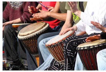 tolcentre's tweet photo. Would you love to explore your creative side? Join us this Sunday for a Drum session, more info here: https://t.co/3WVyRr7j0F
#fun #sundayafternoonshow #creativity #hove #HealthyLiving #drums #music #Holistic https://t.co/TBCU3Yhfix