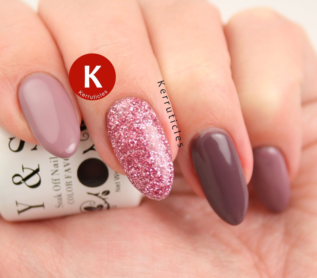 Kerruticles's tweet image. Purple gel nails with glitter using Y&amp;amp;S 059, Bluesky 63921, and @NYK1Secrets glitter ckerr.net/2FKHZQl #glitternails #purplenails #gelpolish