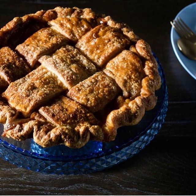 birdsblack's tweet image. #saltedcaramelapple #pieweather❄️ #regram @makefoodiemoves