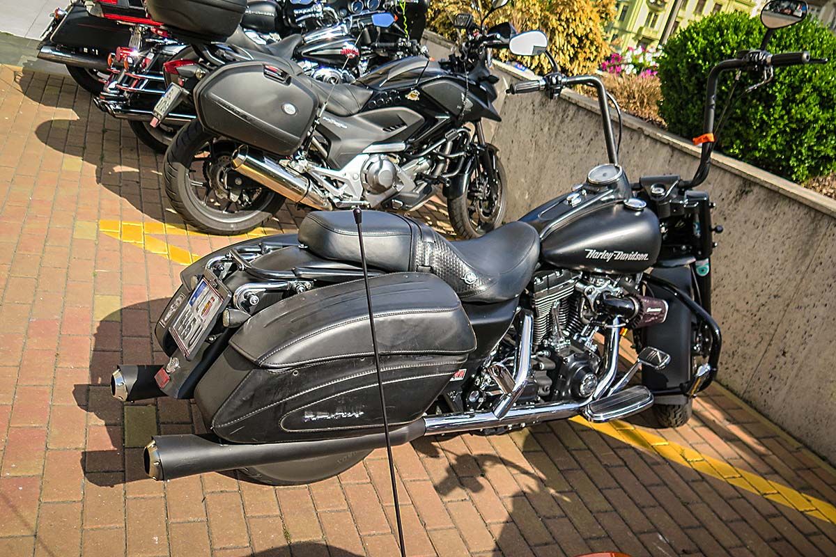 __DaveOByrne__'s tweet photo. Something like this HD will get you to Shanghai comfortably, but feel free to contact us about any other type of motorcycle you might have - you would be surprised what we see on the roads out there! https://t.co/R4HPcEJI1x #SILK66 #115RTW https://t.co/Vp1U0qrmVq