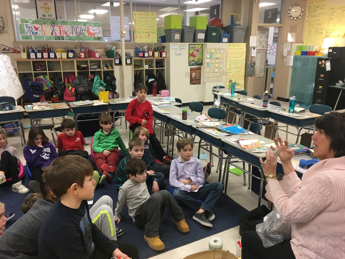 mrsroxbee's tweet photo. #3rox should be ready to recycle and compost at home with this cool presentation this morning! #fpsct #MHSSouthport https://t.co/apPR1rti6a