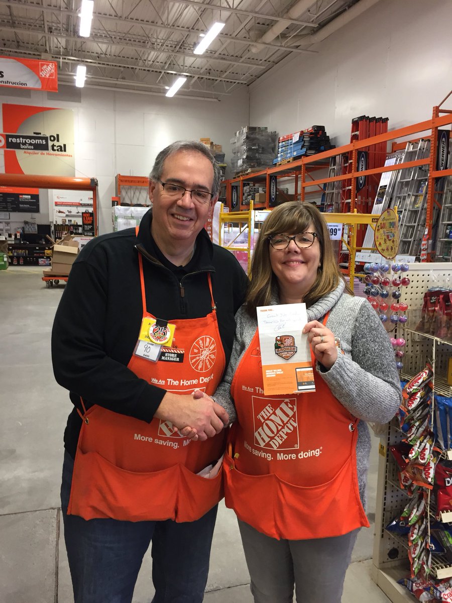 Chris awarding Cindy with her second bronze. Great job! <a href="/WorrellJay/">Jay Worrell</a> <a href="/DayDegenza/">Day Degenza</a> <a href="/DanielleKida1/">Danielle Dion Korell</a> <a href="/coc121461/">Chris Catalina</a> <a href="/KimLempke/">Kim Marie</a>