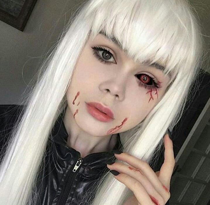 `Sanki böyle sevecekmiş gibi yapıp ，uçurumdan itmişsin gibi..`