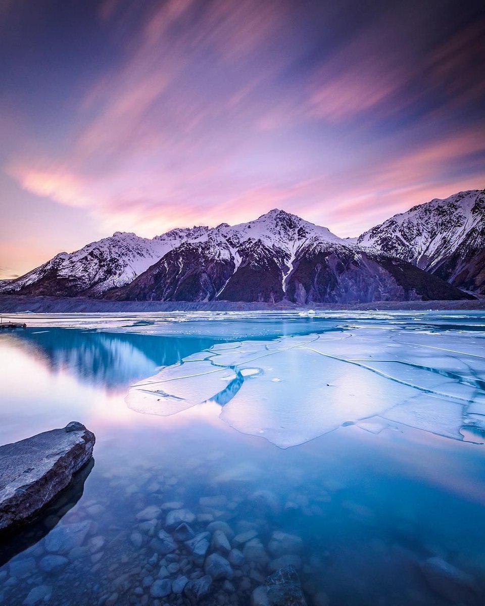 EarthPix's tweet photo. Morning sunrise at Mt Cook / Photo by @laurie_winter https://t.co/y2MzribpNq