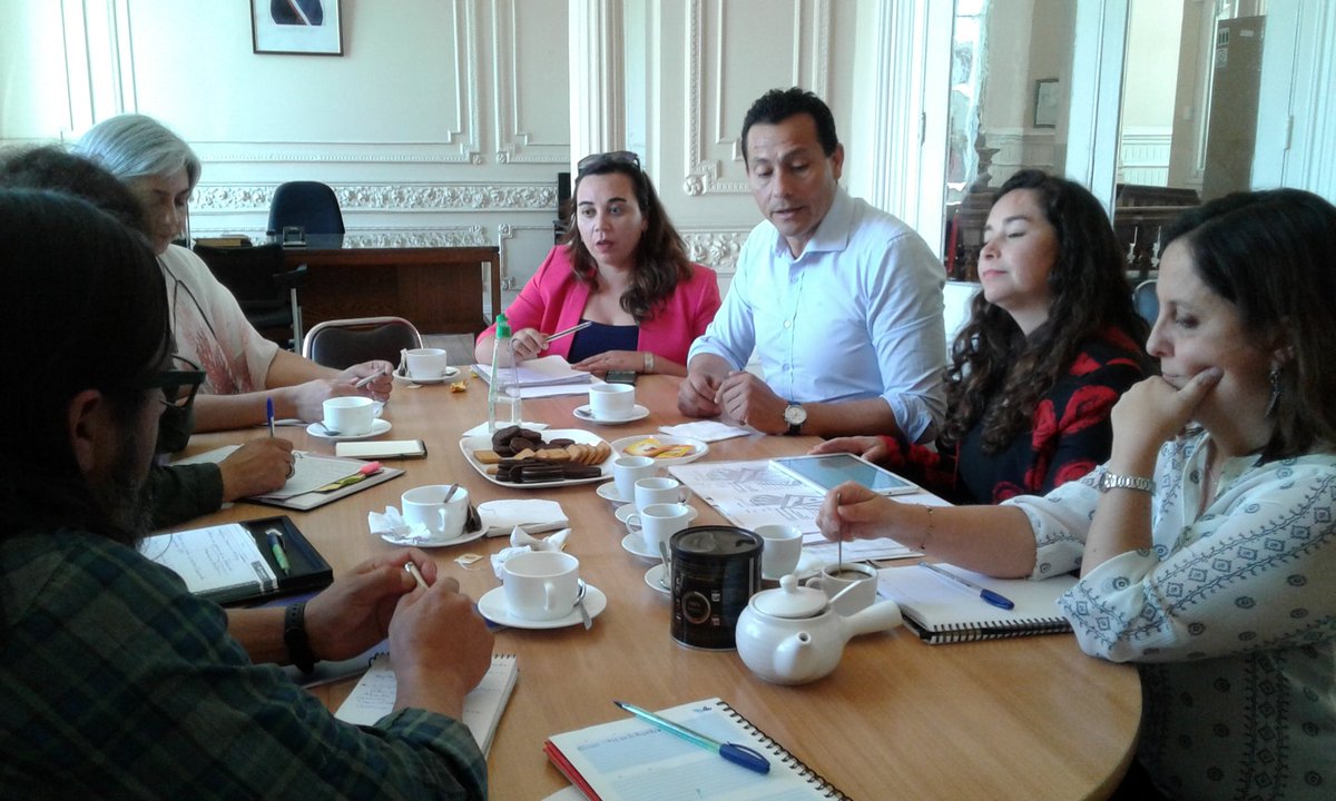 SenameValparais's tweet photo. #Sename y Alcalde de @Munialgarrobo José Luis Yañez buscan alternativas para aumentar la oferta territorial y atender con prevención y promoción la infancia y adolescencia de la comuna https://t.co/eEKh2aWo2O