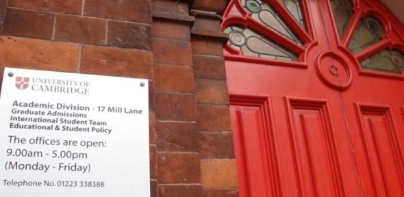 Are you struggling with your #interndationalstudent #visa? Here are some key tips from <a href="/Cambridge_Uni/">Cambridge University</a>. buff.ly/2re5EFF