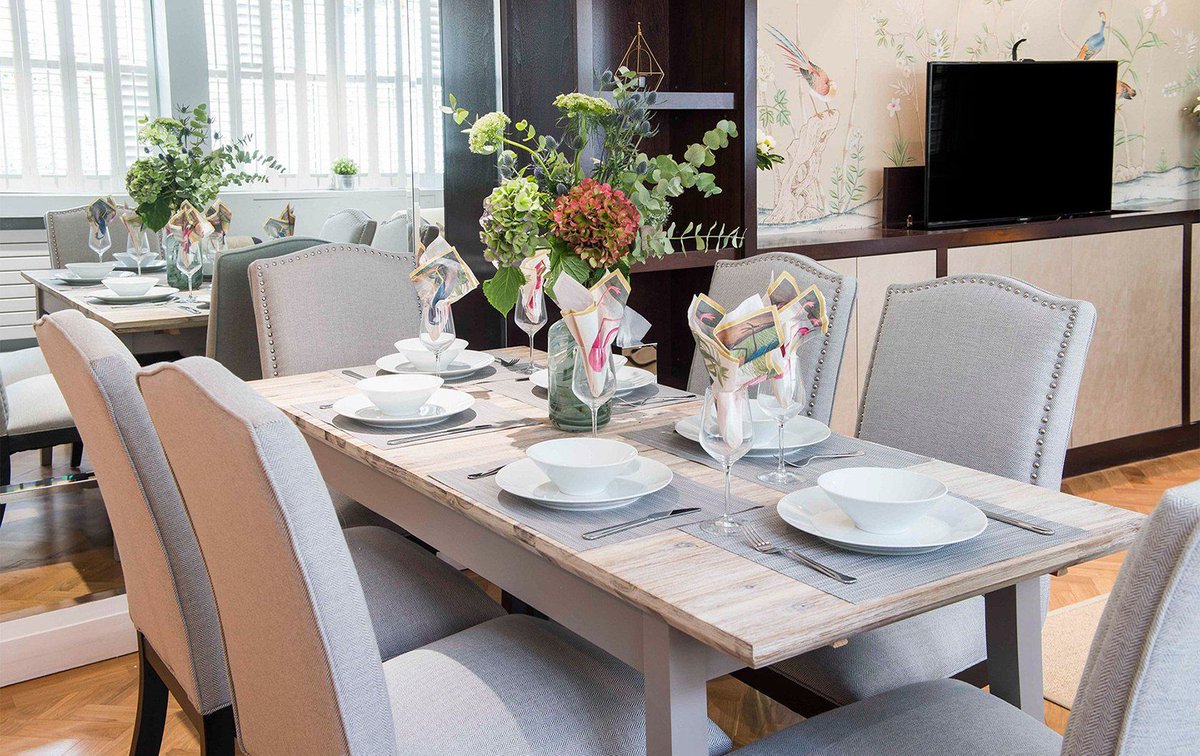 LondonPerfectAp's tweet photo. Our striking Eldon apartment is located in the fashionable neighborhood of Kensington and has everything you need to feel at home during your London Perfect stay!
#visitlondon #londonblog #vacationrental
https://t.co/8ahIy30vQS https://t.co/FkAjOcV9RZ