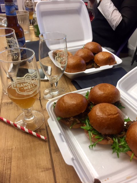 Burger_Craft's tweet photo. Had a nice little beer and burger tasting today with all of our operations team and managers!! Thanks to our host @Nathansloane for having us! 🍻🍔 https://t.co/L56klrleFD