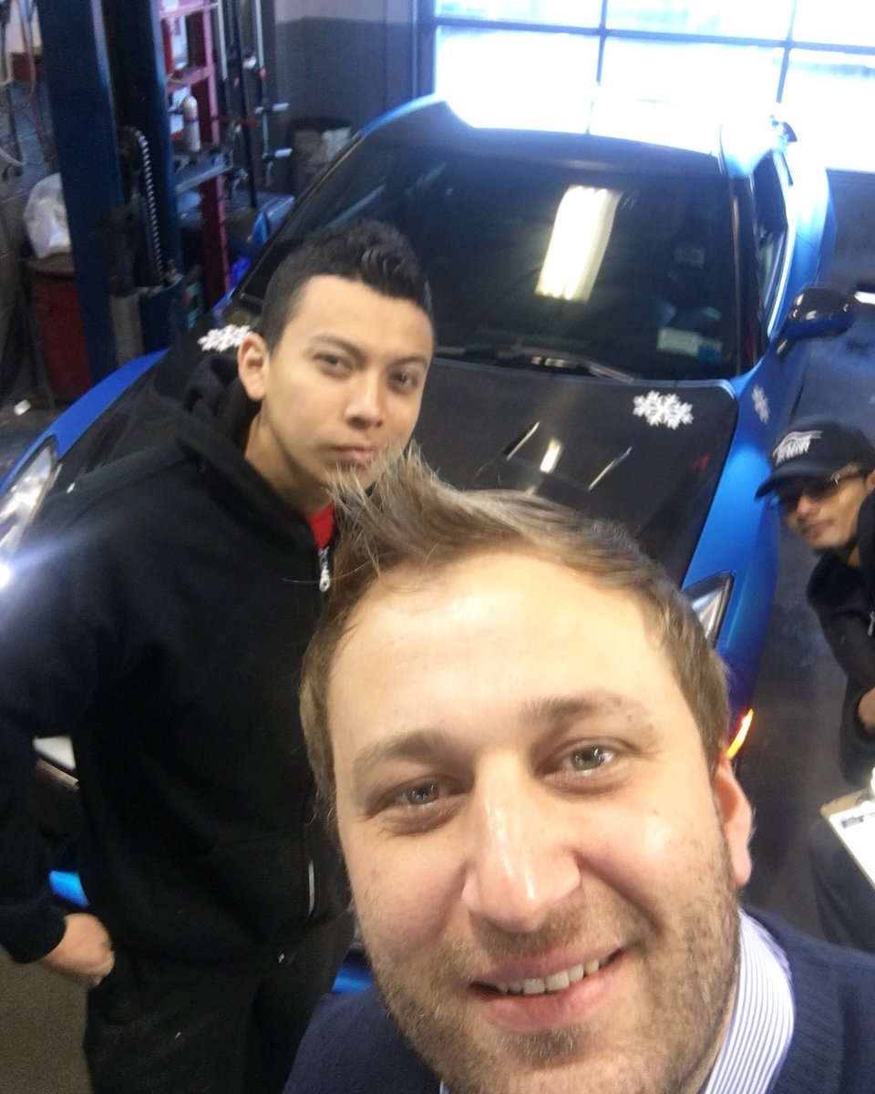 RoadReadyAuto's tweet image. The boys loved posing with this GT-R beauty #gtr #nissan #RoadReady #RoadReadyAuto #RoadReadyAutoRepair