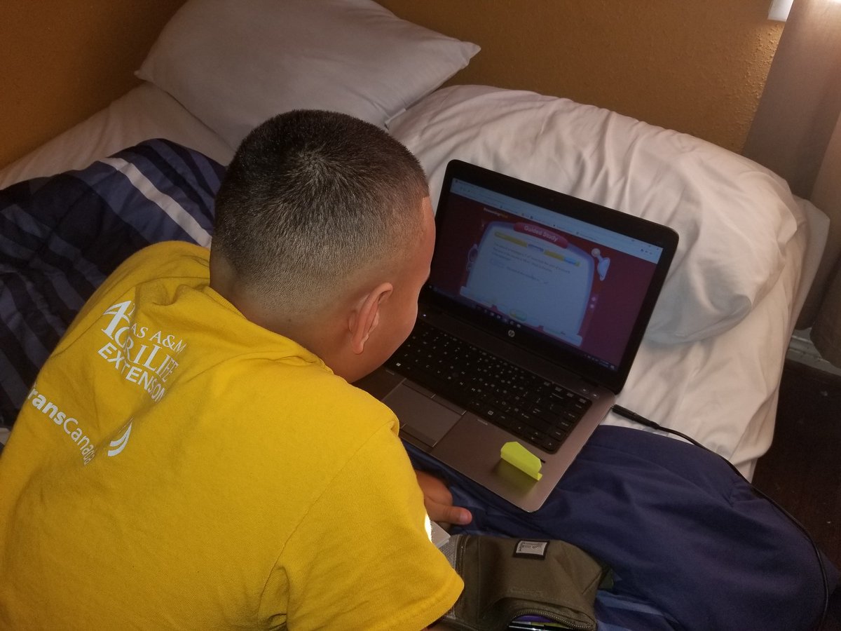 meagprinciPAL's tweet photo. Iced in or not learning continues #whenurmomisaneducator #nodaysoff @CorneliusElem @Breanne_Card @BrittaniRideaux @AngelWilson36 #ReasoningMind https://t.co/sLRCxKbZ5M