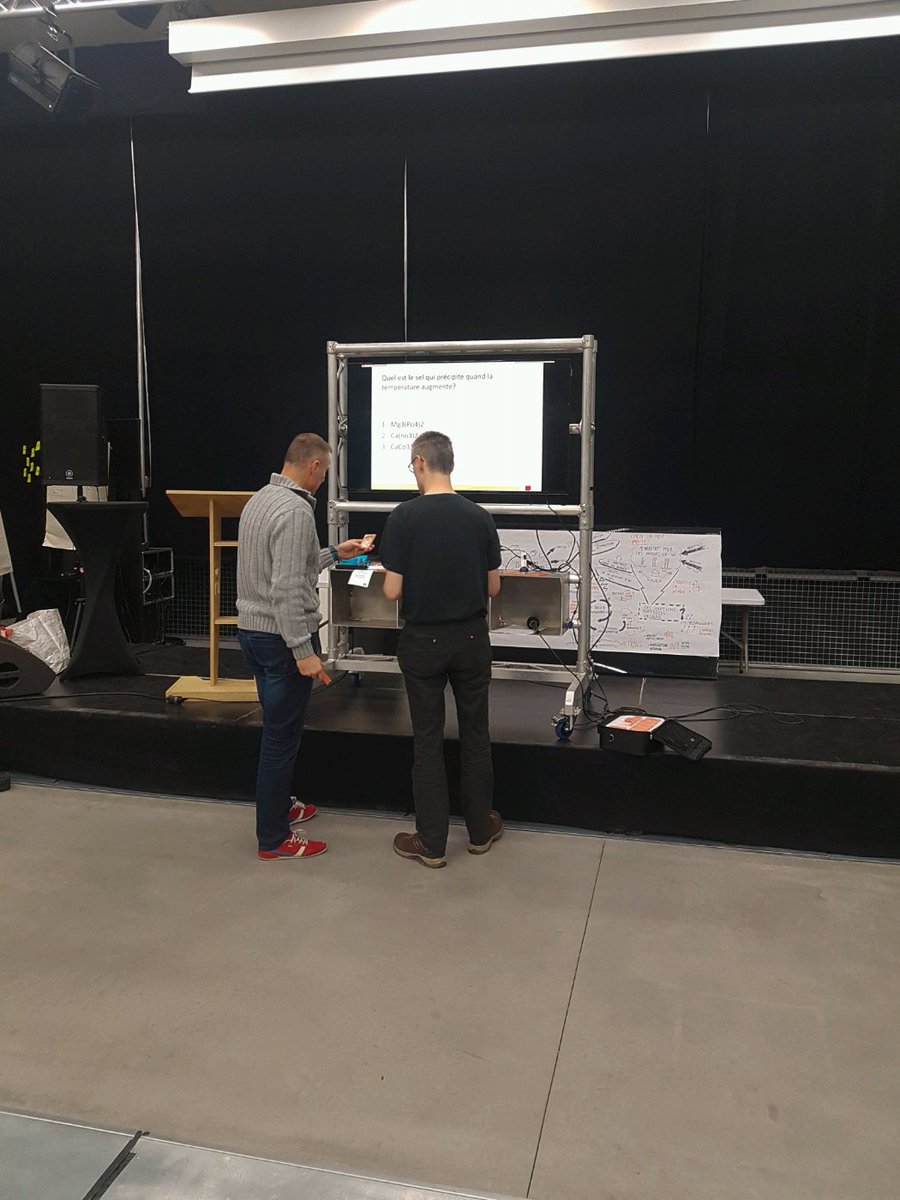 syn_ap's tweet photo. Mais qu'est ce que les profs nous préparent au 1er étage du @_LeDome ?! #SI2018 @ENSICAEN https://t.co/fOS9fS77na