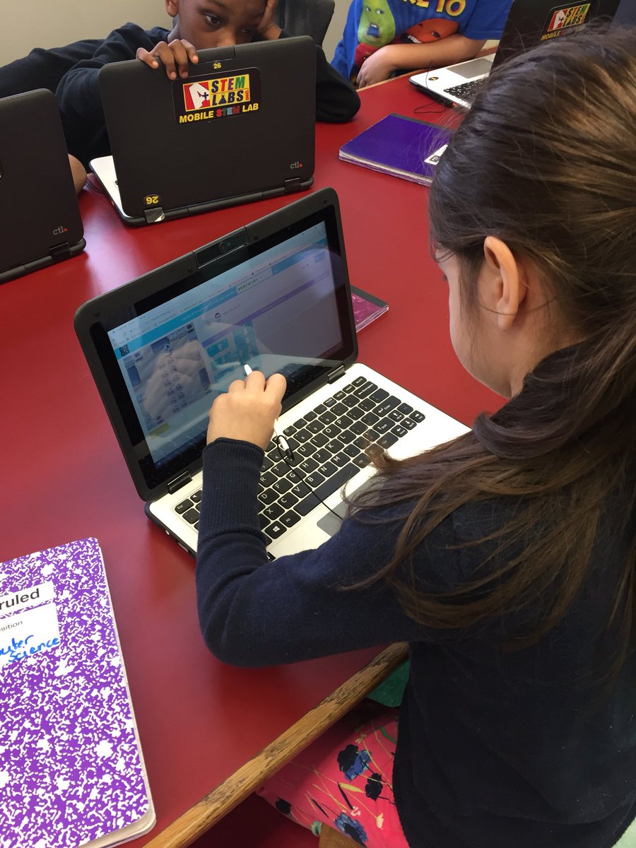 ps19si's tweet image. Future computer scientists in the making!! Our persistent second graders work together to debug their programs! #InspireD31 #pairedprogramming #CS4All @mskosnac @codeorg @SIBFSC