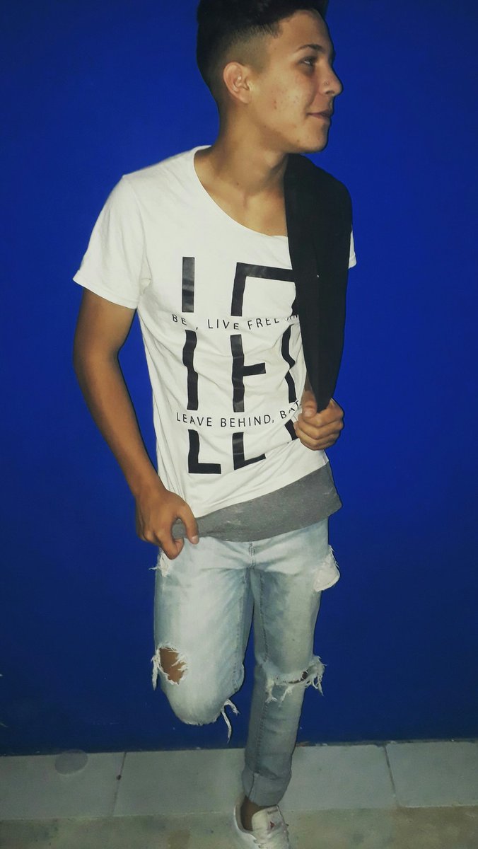 AxellDamian_'s tweet photo. No importa que te critiquen, te difamen, te coronen o te crucifiquen; porque la mayor bendición que hay en la existencia es ser tu mismo. https://t.co/gl3T0WxwpK