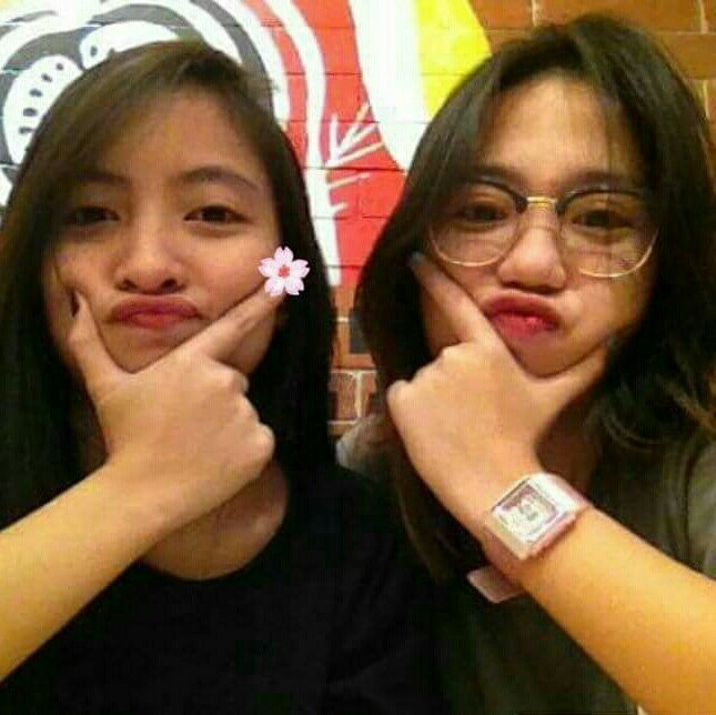Cuuttteeee's tweet photo. Baboy na nagpapalabas ng kamalditahan ko 😊🌻💕

#NewProfilePic https://t.co/Kp2CgQKlVz
