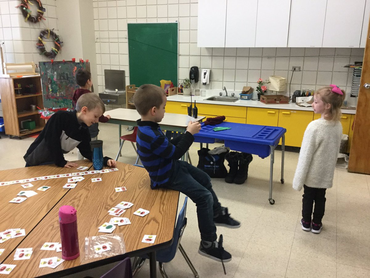 MsBottrell's tweet photo. Learning how to use the Beebot was so much fun! Thank you Ms. Smyth! @1MSouthwood #seshsd #hsdlearns https://t.co/MTIdfQ9dm3
