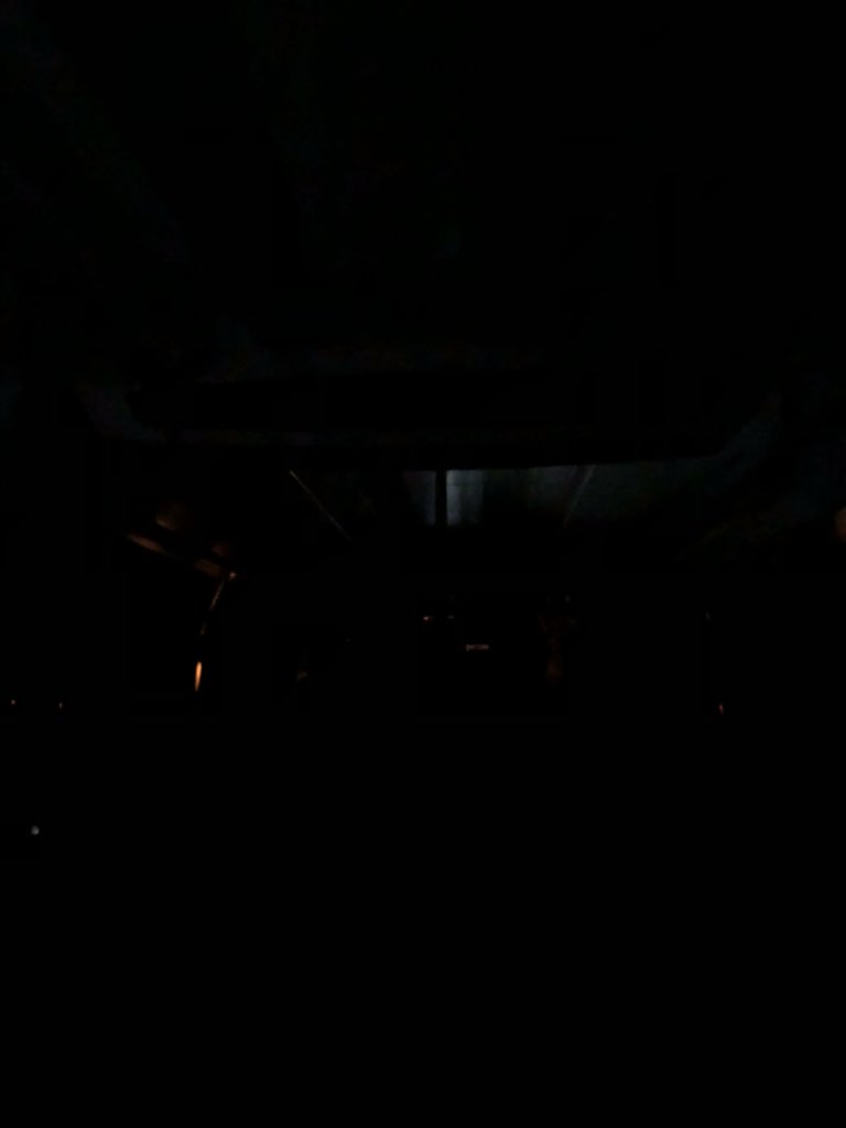 OscarSW6's tweet photo. Can’t believe I skipped the final #ndclondon session of the day only to get stuck for an hour (thus far...) on the District Line without power. #karma https://t.co/mQFKQsch5t